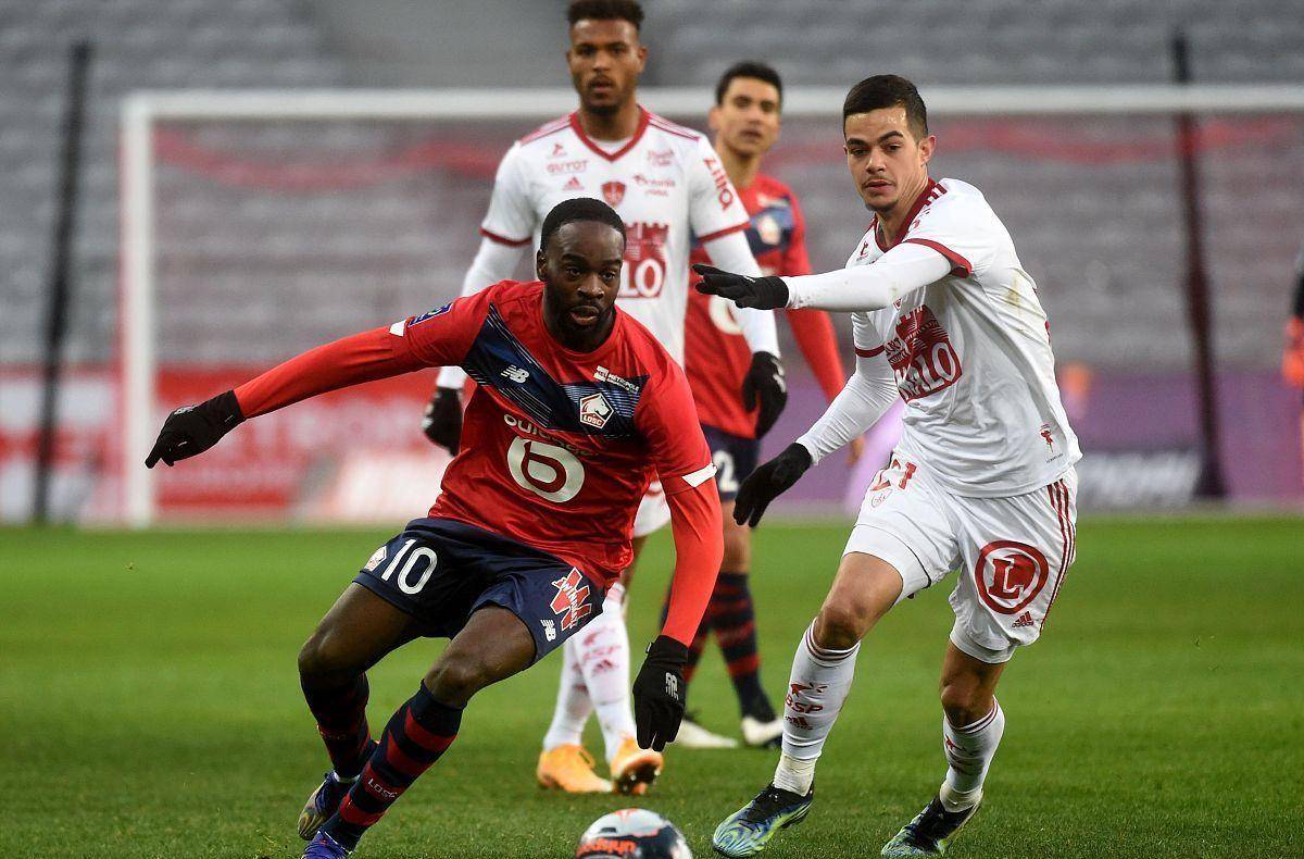 而湖人的 而湖人的